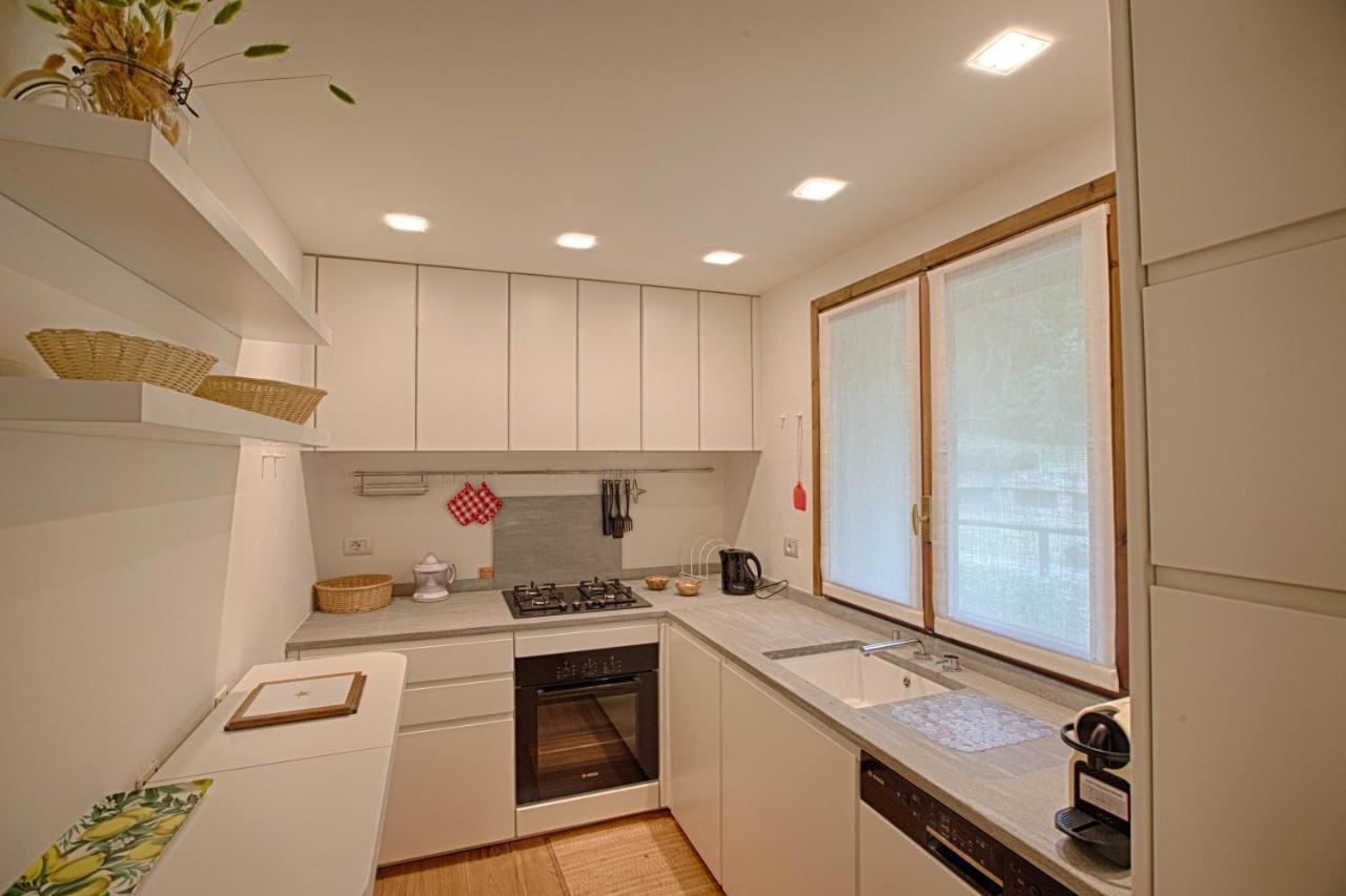 Joivy Superb Apartments For 6 With Mountain View And Garden In クールマイユール エクステリア 写真