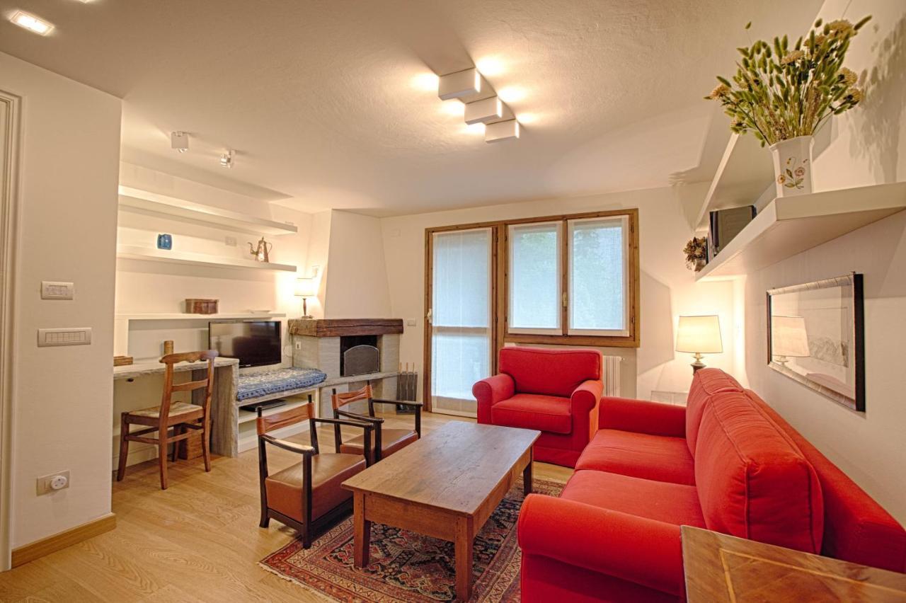Joivy Superb Apartments For 6 With Mountain View And Garden In クールマイユール エクステリア 写真