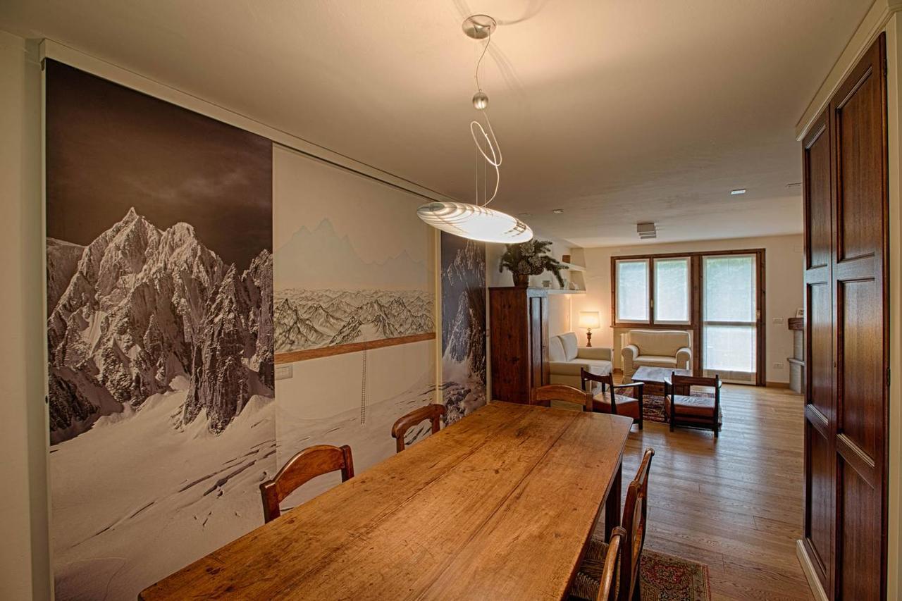 Joivy Superb Apartments For 6 With Mountain View And Garden In クールマイユール エクステリア 写真