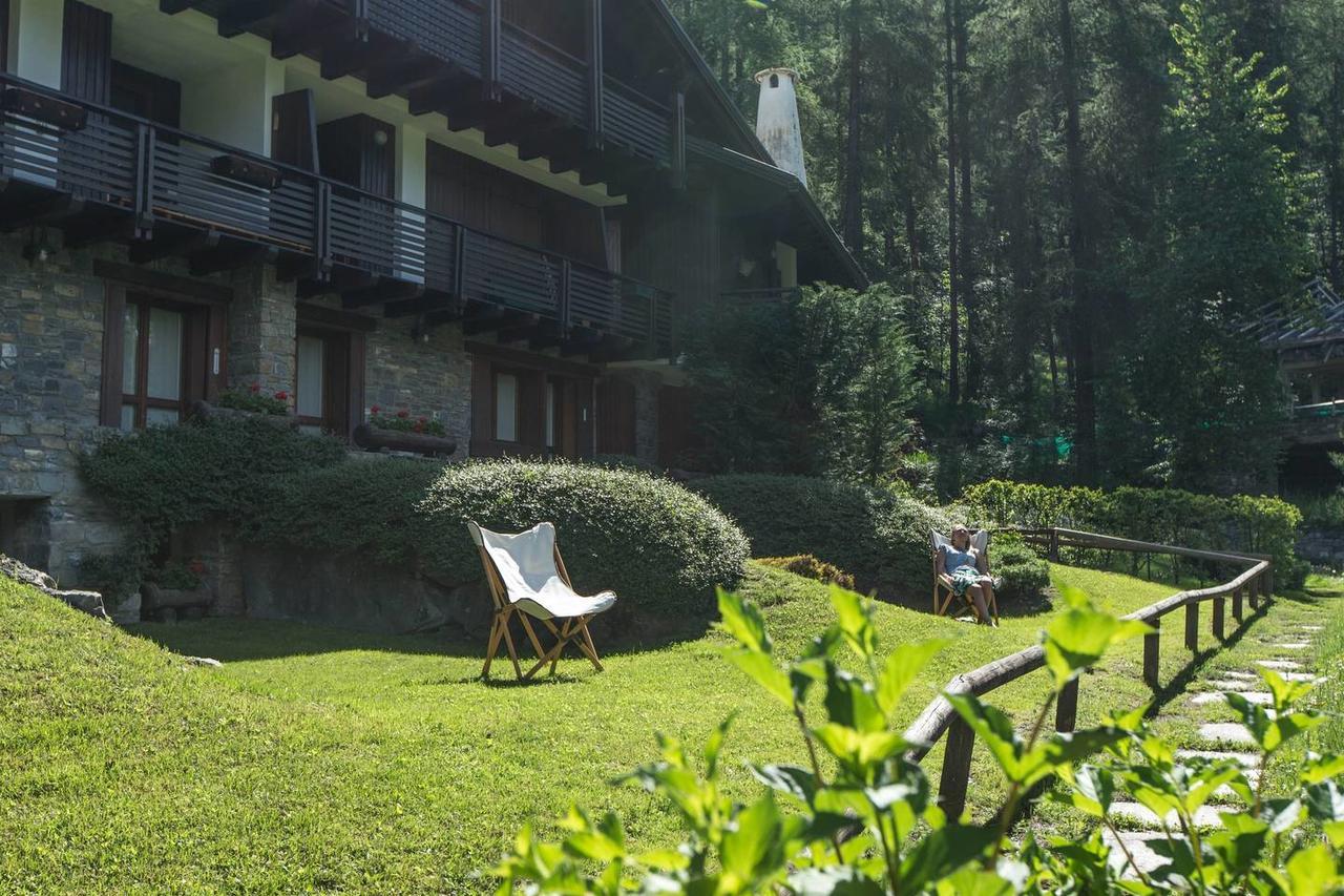Joivy Superb Apartments For 6 With Mountain View And Garden In クールマイユール エクステリア 写真