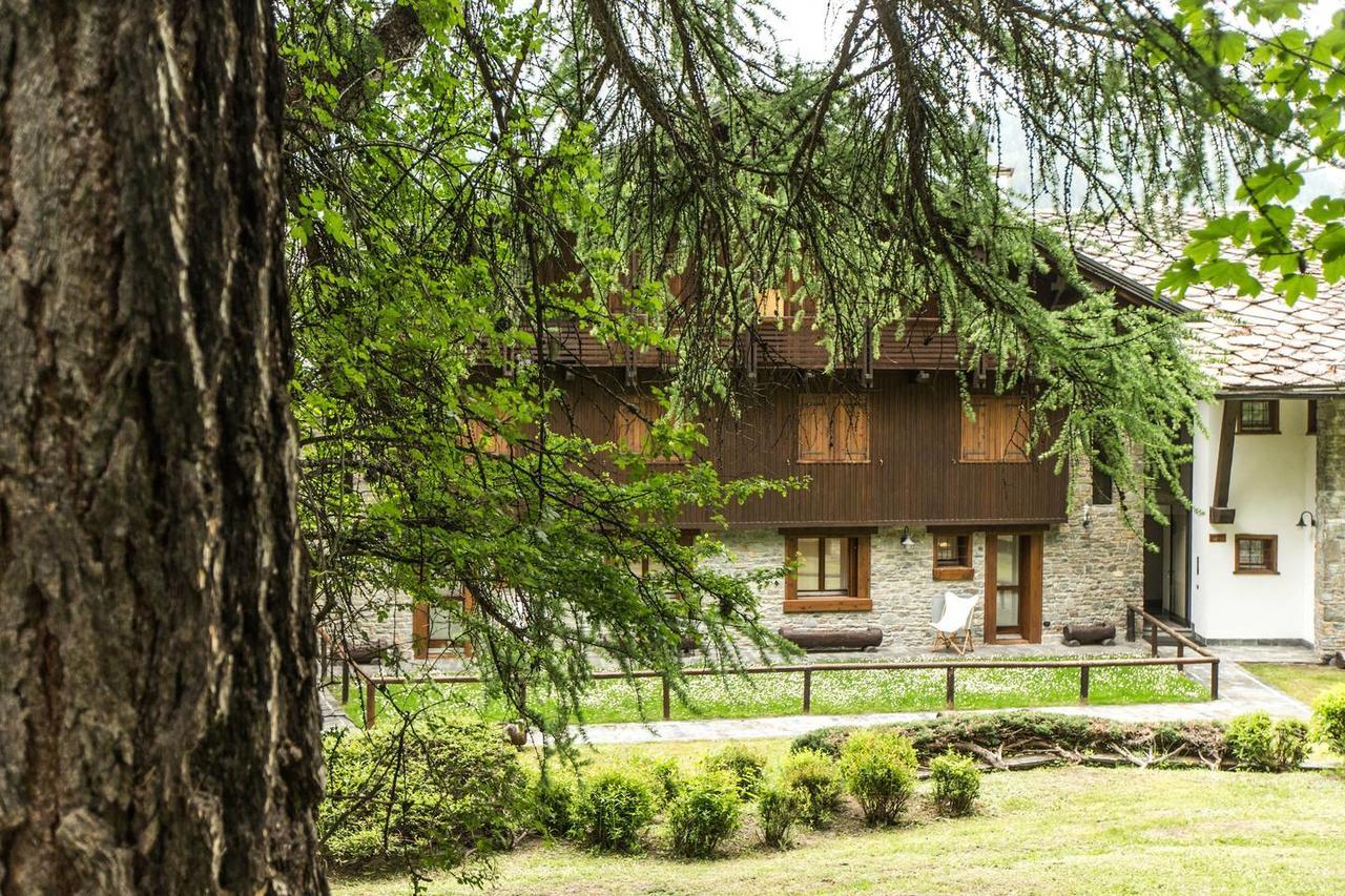 Joivy Superb Apartments For 6 With Mountain View And Garden In クールマイユール エクステリア 写真