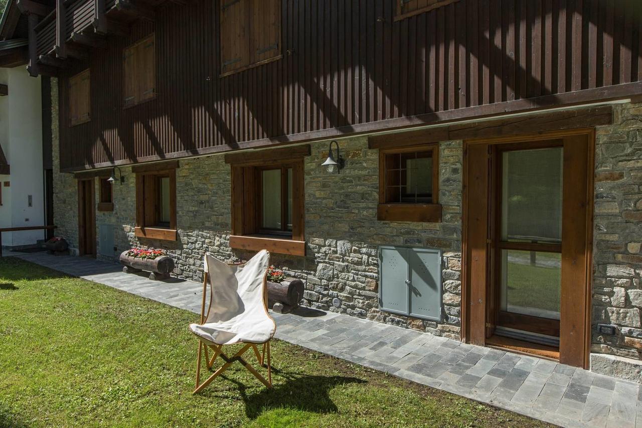 Joivy Superb Apartments For 6 With Mountain View And Garden In クールマイユール エクステリア 写真